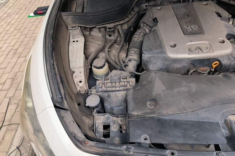 Used Infiniti FX 2011 FX35 Jinshang Standard Edition Engine Bay Right