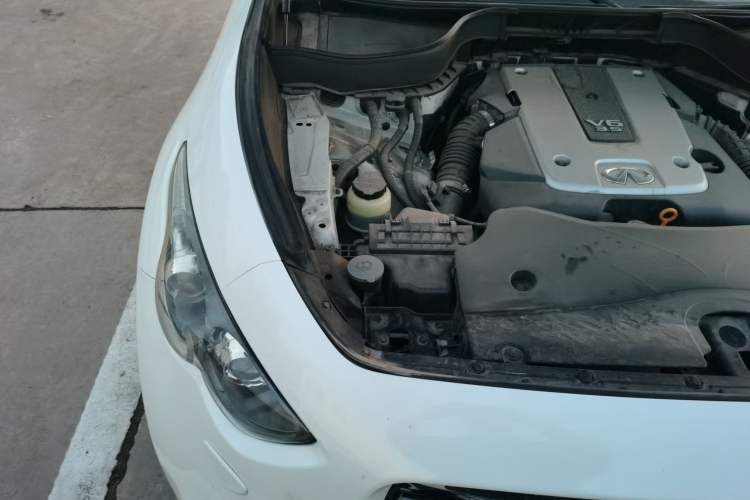 Used Infiniti FX 2011 FX35 Supreme Edition Engine Bay Right