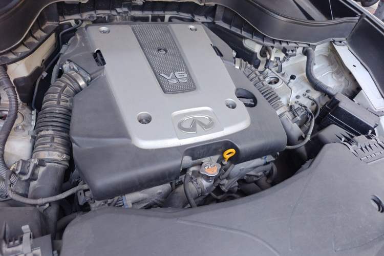 Used Infiniti FX 2011 FX35 Supreme Edition Engine Bay Right