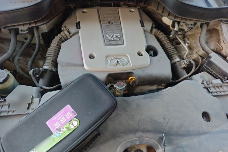 Used Infiniti FX 2011 FX35 Standard Edition Engine Bay