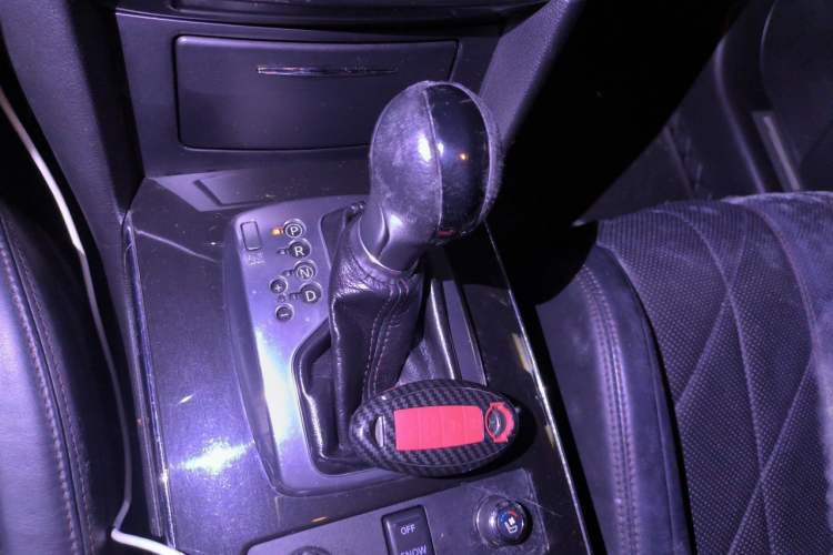 Used Infiniti FX 2011 FX35 Standard Edition Gear Lever