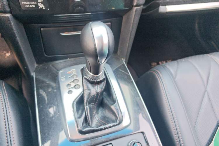 Used Infiniti FX 2011 FX35 Supreme Edition Gear Lever