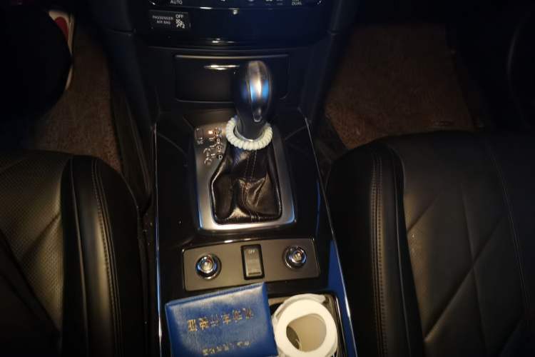 Used Infiniti FX 2011 FX35 Supreme Edition Gear Lever