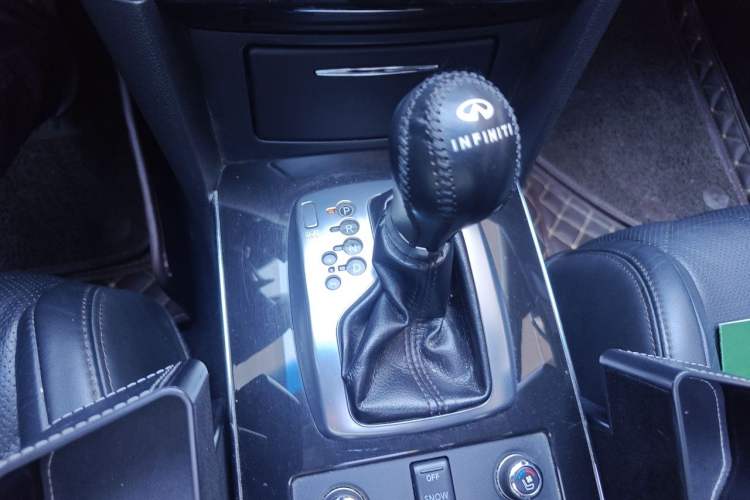 Used Infiniti FX 2011 FX35 Supreme Edition Gear Lever