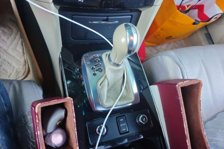 Used Infiniti FX 2011 FX35 Standard Edition Gear Lever