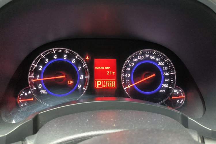 Used Infiniti FX 2011 FX35 Jinshang Standard Edition Instrument Cluster