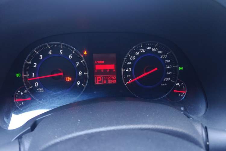 Used Infiniti FX 2011 FX35 Supreme Edition Odometer Close Up