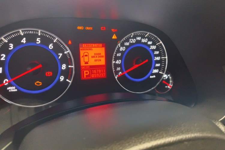 Used Infiniti FX 2011 FX35 Supreme Edition Odometer Close Up