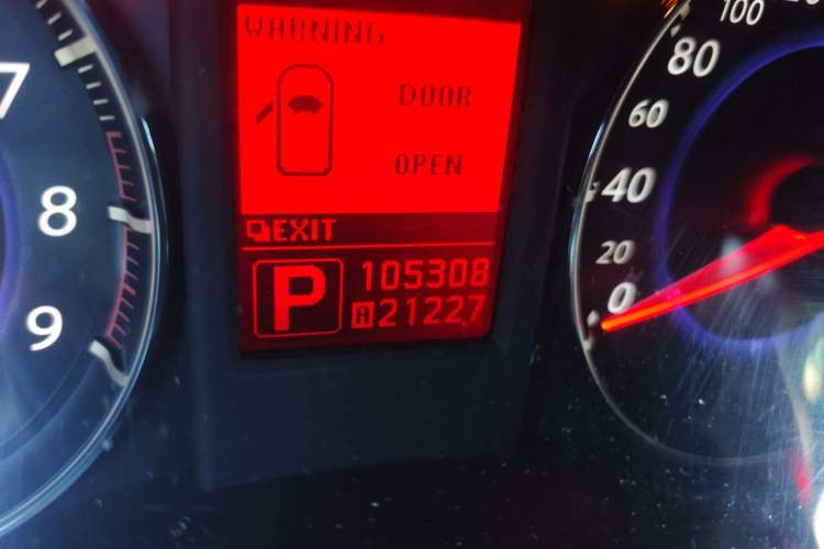 Used Infiniti FX 2011 FX35 Standard Edition Odometer Close Up