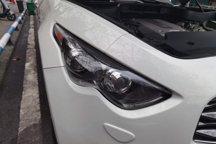 Used Infiniti FX 2011 FX35 Supreme Edition Right Front Headlight