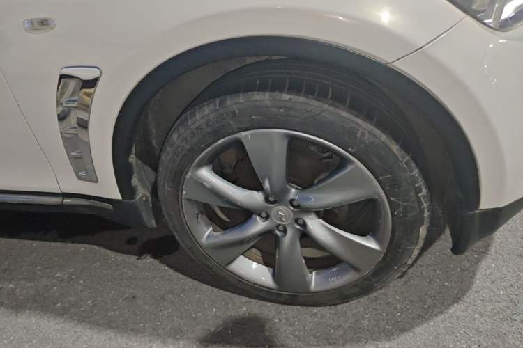 Used Infiniti FX 2011 FX35 Jinshang Overdrive Edition Right Front Wheel Hub