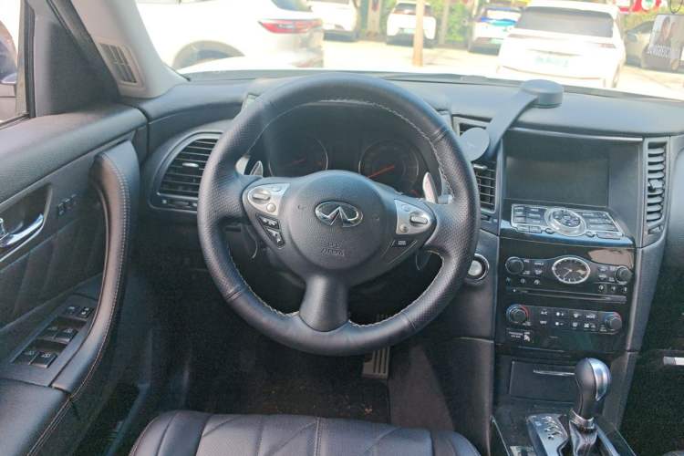 Used Infiniti FX 2011 FX35 Supreme Edition Steering Wheel