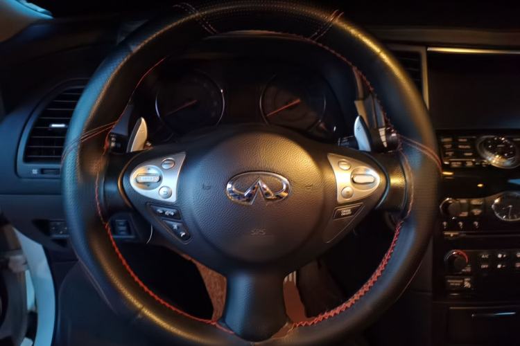 Used Infiniti FX 2011 FX35 Supreme Edition Steering Wheel