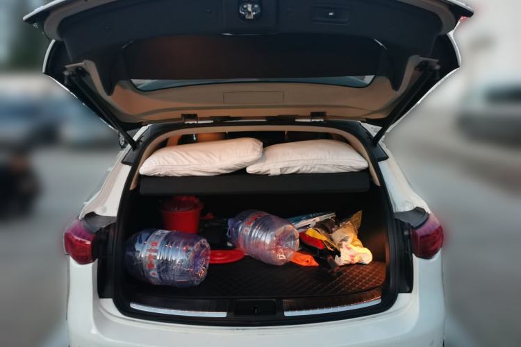 Used Infiniti FX 2011 FX35 Supreme Edition Trunk