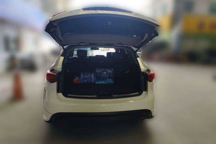Used Infiniti FX 2011 FX35 Supreme Edition Trunk