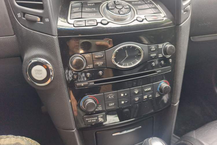 Used Infiniti FX 2011 FX35 Supreme Edition Audio And AC Panel