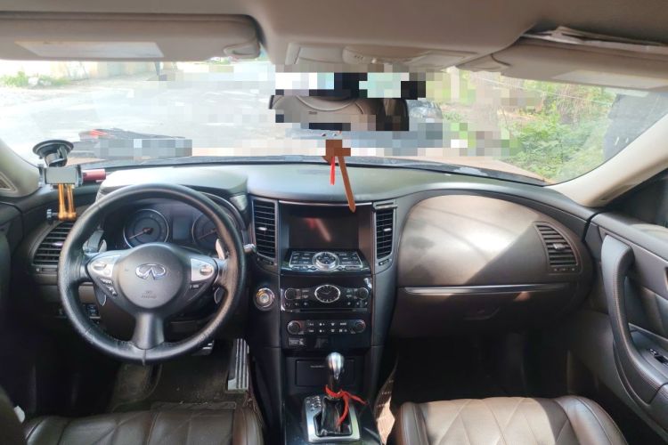 Used Infiniti FX 2011 FX35 Standard Edition Center Console