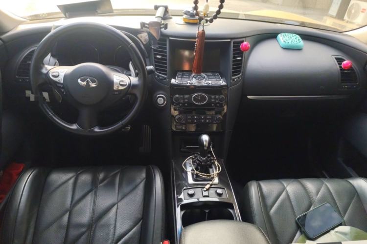Used Infiniti FX 2011 FX35 Supreme Edition Center Console