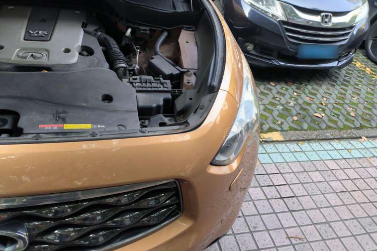 Used Infiniti FX 2011 FX35 Standard Edition Engine Bay Left