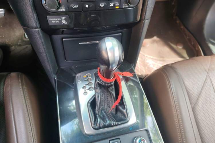 Used Infiniti FX 2011 FX35 Standard Edition Gear Lever