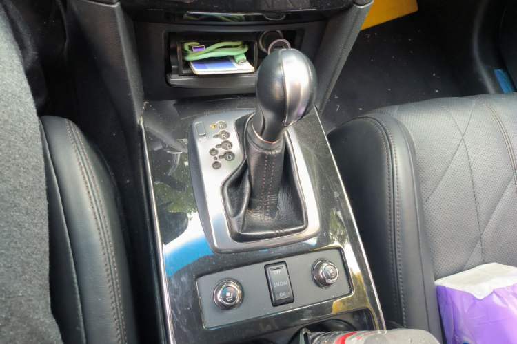 Used Infiniti FX 2011 FX35 Standard Edition Gear Lever