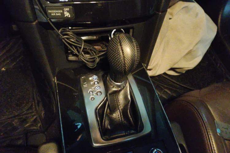 Used Infiniti FX 2011 FX35 Jinshang Overdrive Edition Gear Lever