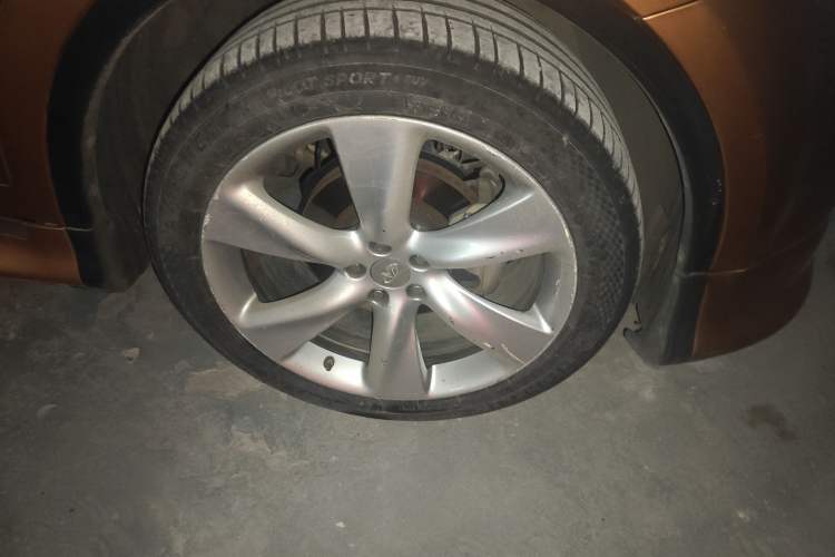 Used Infiniti FX 2011 FX35 Standard Edition Right Front Wheel Hub