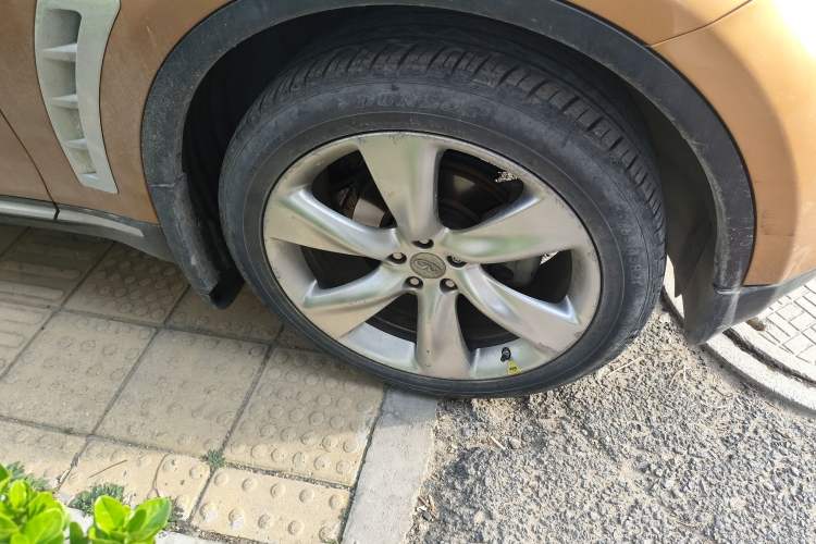 Used Infiniti FX 2011 FX35 Supreme Edition Right Front Wheel Hub