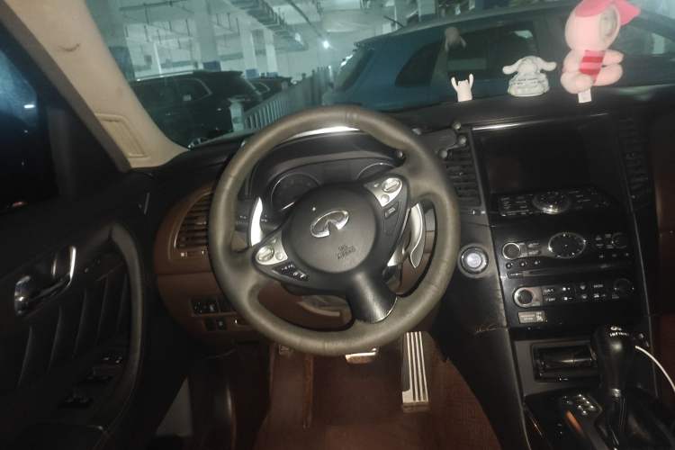 Used Infiniti FX 2011 FX35 Standard Edition Steering Wheel