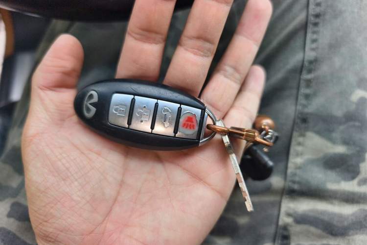 Used Infiniti FX 2011 FX35 Supreme Edition Vehicle Key
