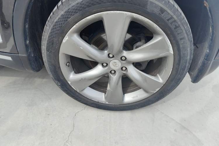 Used Infiniti FX 2013 FX37 Standard Edition Right Front Wheel Hub