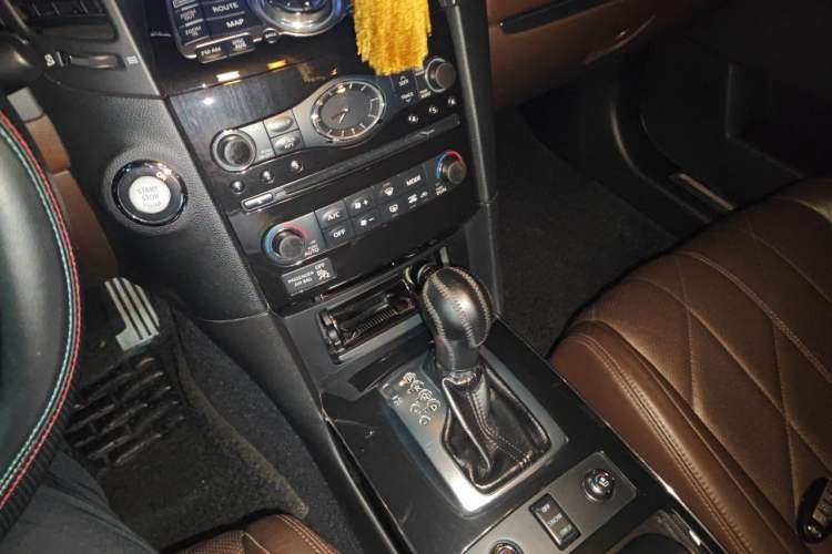 Used Infiniti FX 2013 FX37 Standard Edition Gear Lever