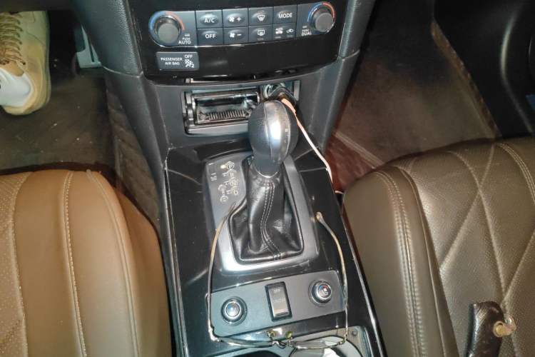 Used Infiniti FX 2013 FX37 Standard Edition Gear Lever
