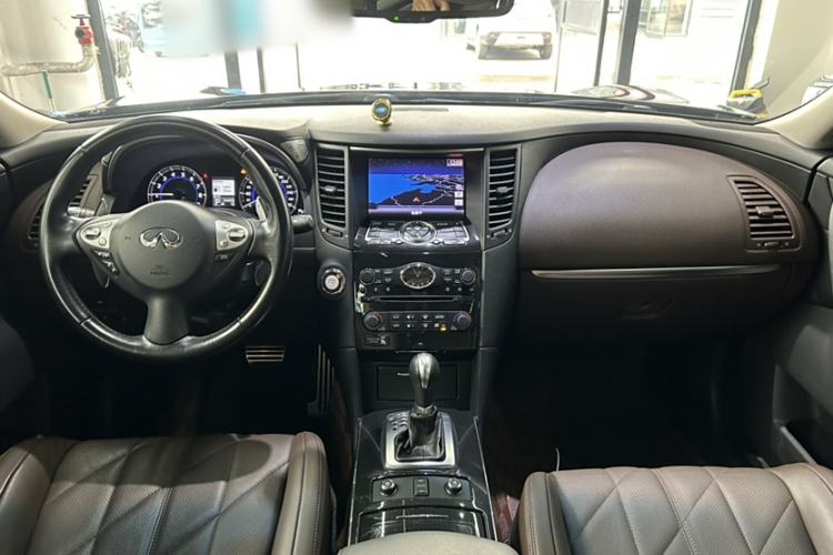 Used Infiniti FX 2013 FX37 Supreme Edition Interior 2