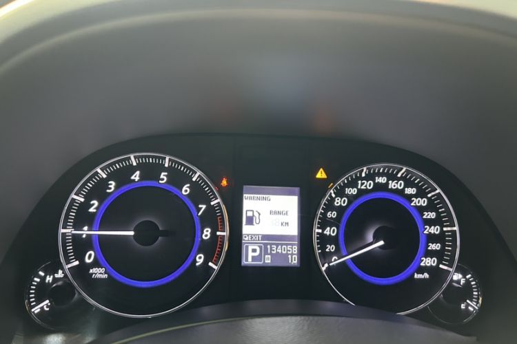 Used Infiniti FX 2013 FX37 Supreme Edition Odometer Close Up