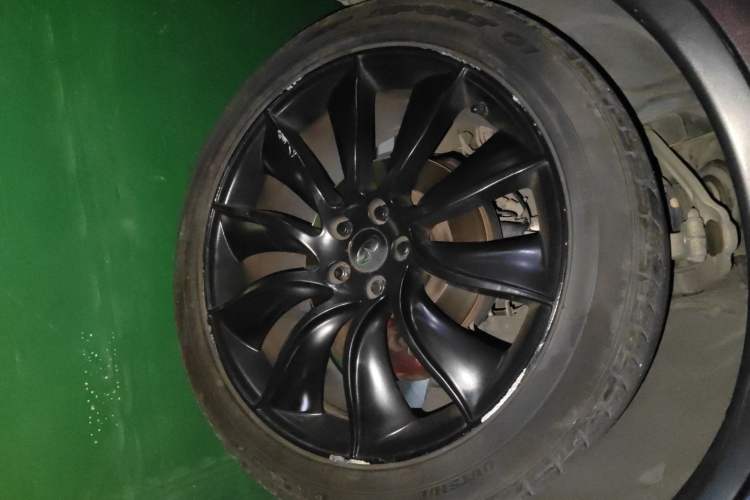Used Infiniti FX 2013 FX37 Standard Edition Right Front Wheel Hub