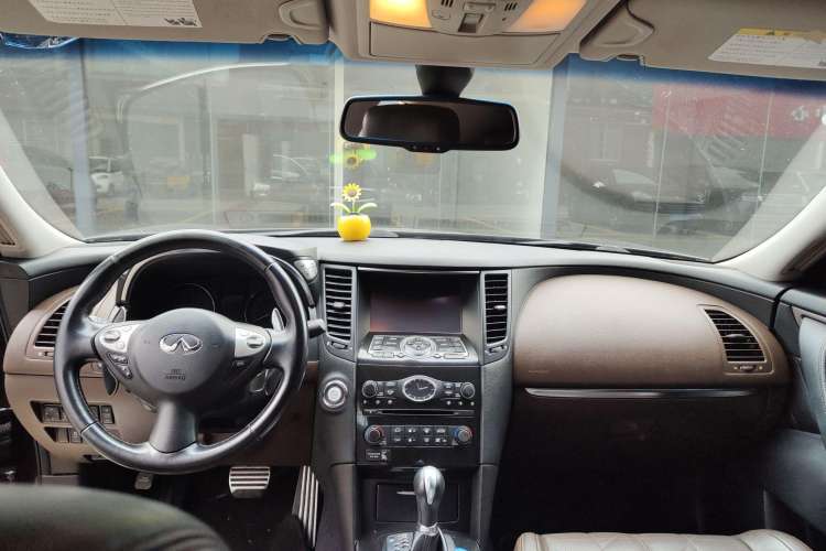 Used Infiniti FX 2013 FX37 Standard Upgrade Edition Center Console