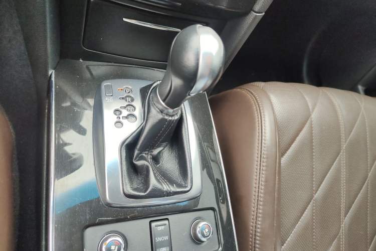 Used Infiniti FX 2013 FX37 Standard Upgrade Edition Gear Lever