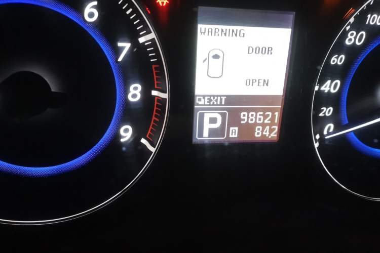Used Infiniti FX 2013 FX37 5th Anniversary Limited Edition Odometer Close Up