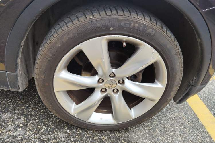 Used Infiniti FX 2013 FX37 Standard Upgrade Edition Right Front Wheel Hub