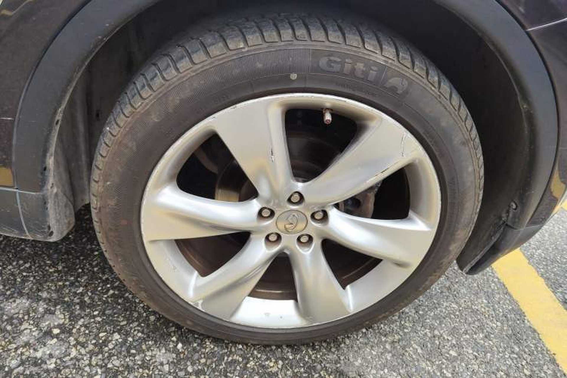 Used Infiniti FX 2013 FX37 Standard Upgrade Edition Right Front Wheel Hub