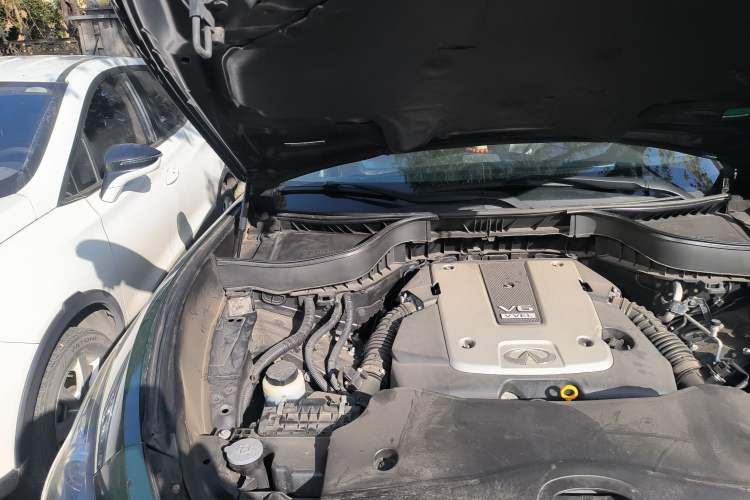 Used Infiniti FX 2013 FX37 Standard Edition Engine Bay Right