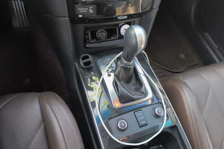 Used Infiniti FX 2013 FX37 Standard Edition Gear Lever