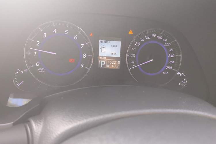 Used Infiniti FX 2013 FX37 Standard Edition Odometer Close Up