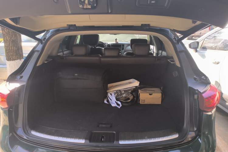 Used Infiniti FX 2013 FX37 Standard Edition Trunk
