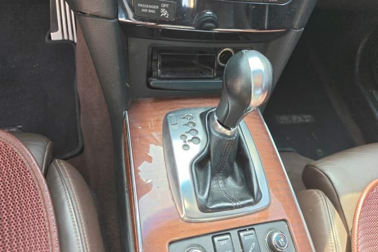 Used Infiniti FX 2013 FX50 Ultimate Upgrade Edition Gear Lever