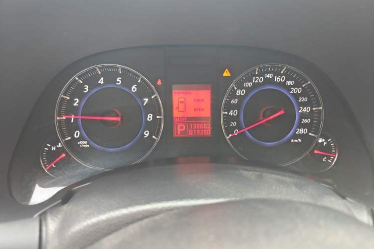 Used Infiniti FX 2013 FX50 Ultimate Upgrade Edition Odometer Close Up