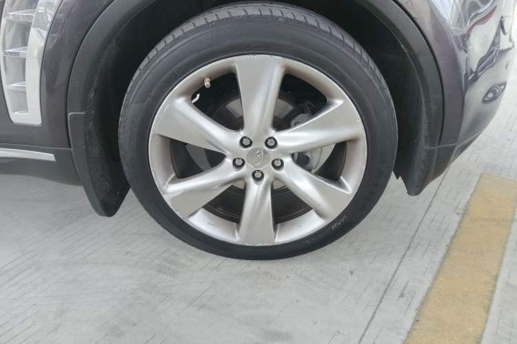 Used Infiniti FX 2013 FX37 Supreme Edition Right Front Wheel Hub