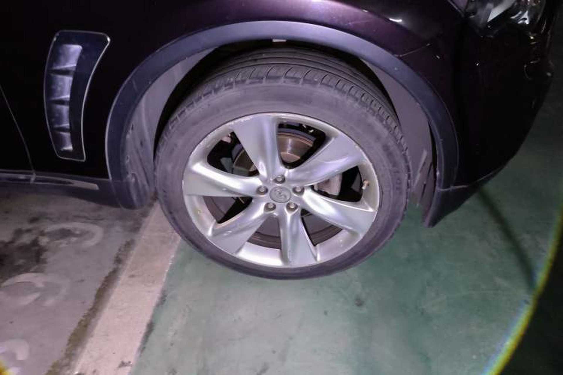 Used Infiniti FX 2013 FX37 Standard Upgrade Edition Right Front Wheel Hub