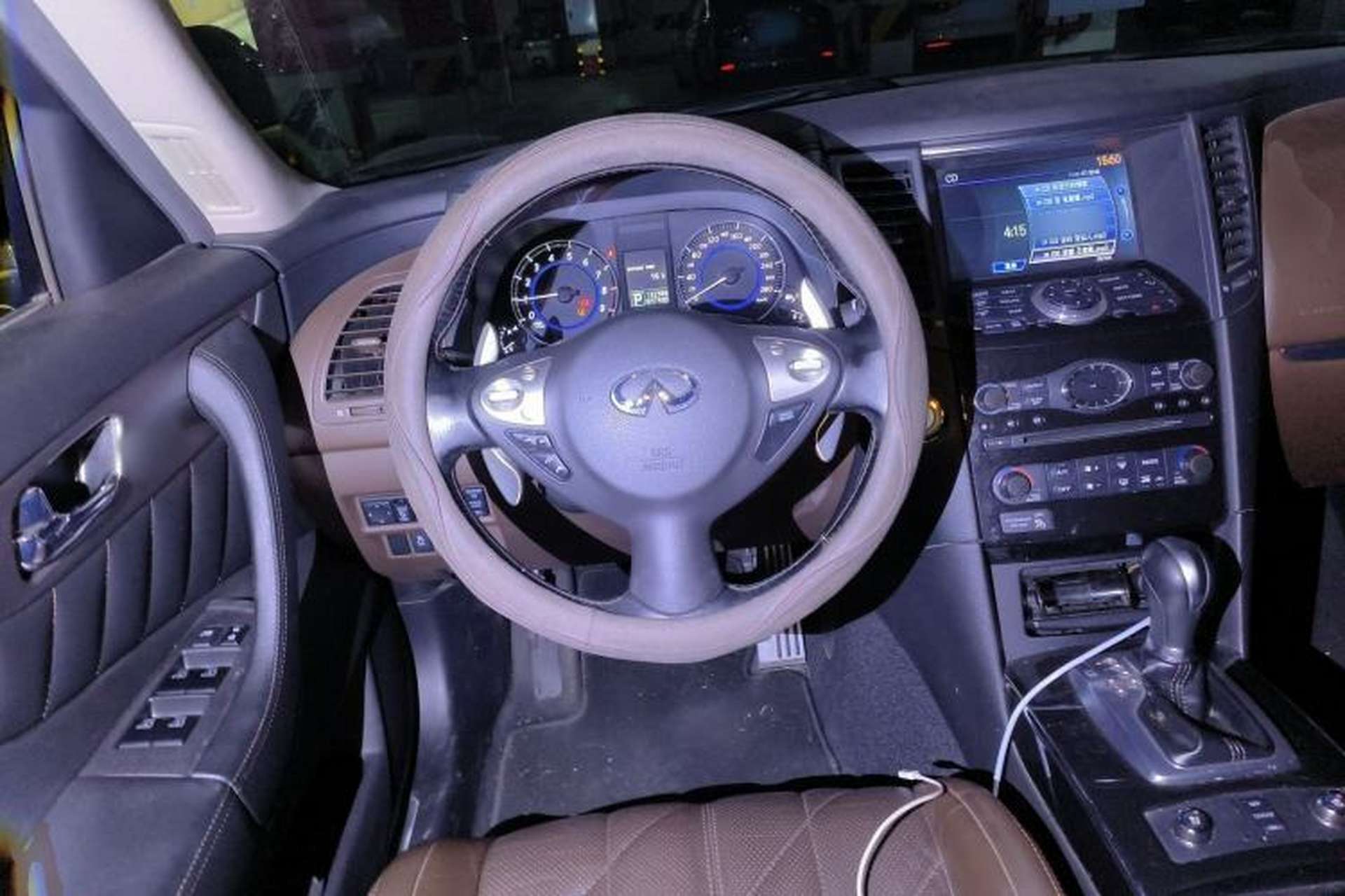 Used Infiniti FX 2013 FX37 Standard Upgrade Edition Steering Wheel